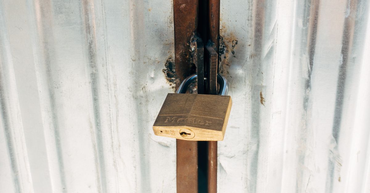 locksmith unlocking front door — Madison County Locksmith