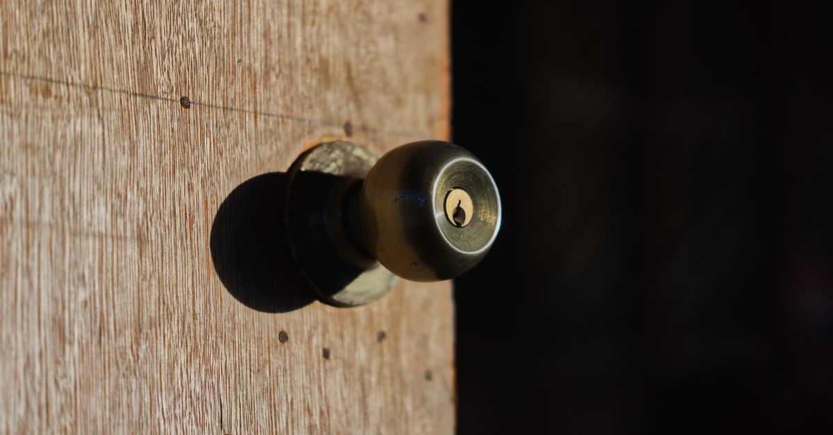 Just Moved in Around London? Rekey vs. Changing the Locks — Madison County Locksmith